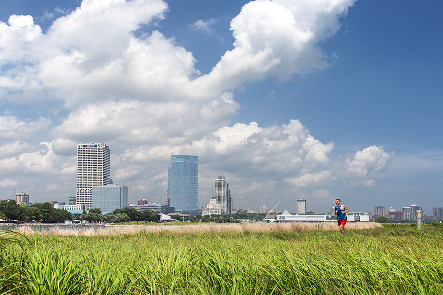 jogger in Lakeshore State Park