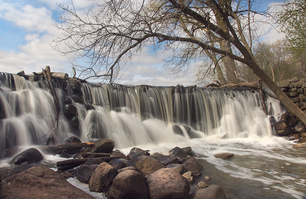 Waterfall at Whitnall Park pond, Wehr Nature Center