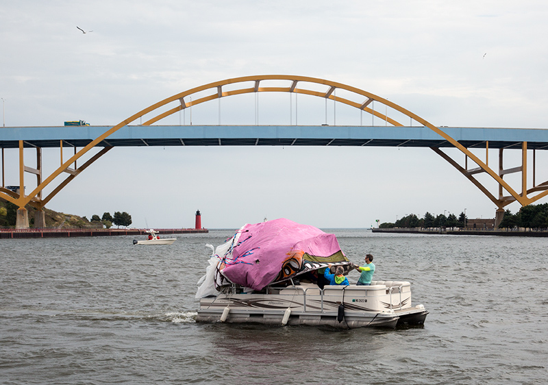 decorated boat and hoan bridge