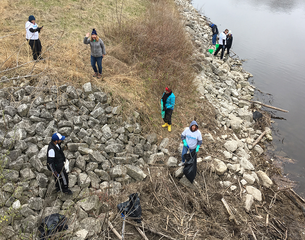 Riverkeeper, Cheryl Nenn (waving), with the Rotary Amigos