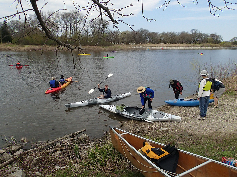 launching kayaks