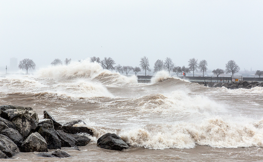 rough surf at McKinley Beach