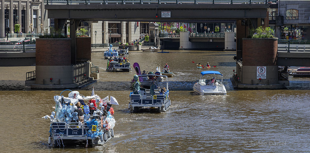 Boat parade on Milwaukee River