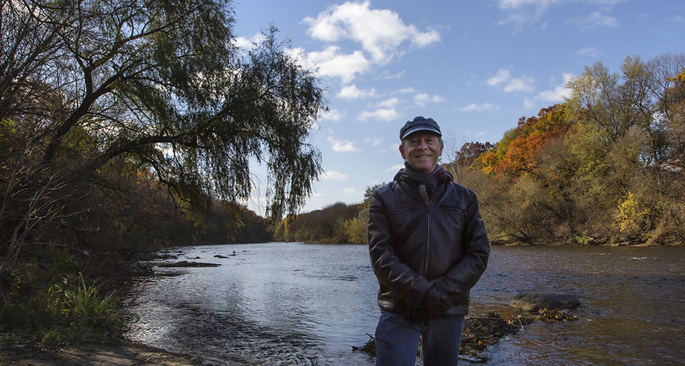 After a whole year had passed, I suddenly realized I'd taken no self-portraits in the Greenway. On a cold, blustery day in November, I went to Hubbard Park for this one.