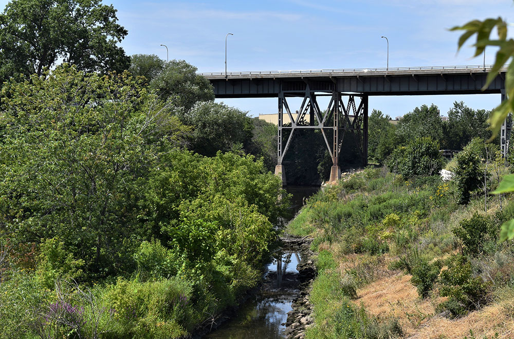 A view of the 35th Street viaduct from the North Bank Trail.