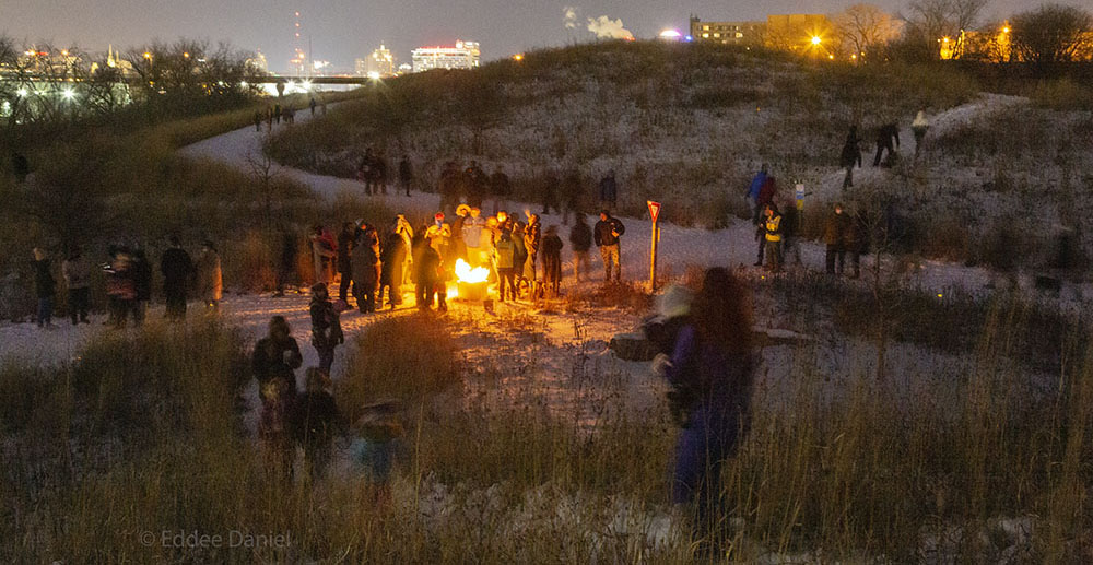 Urban Candlelight Hike in Three Bridges Park