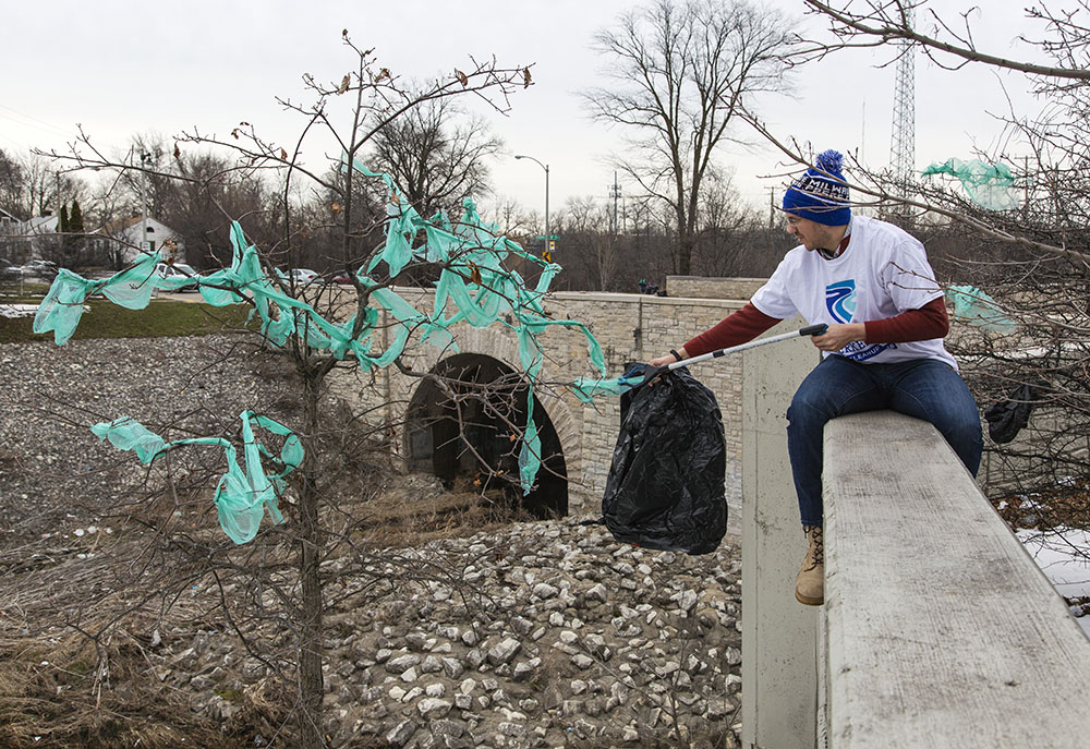 Some kinds of trash are harder to tackle than others! Lincoln Creek Greenway at 35th Street, 2018.