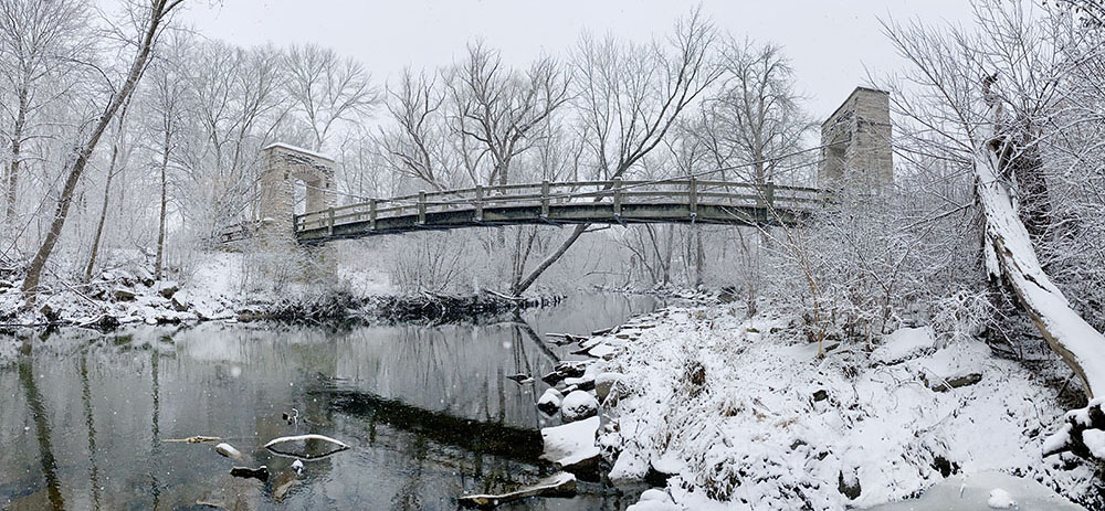 Pedestrian Bridge over the Menomonee River in Hoyt Park