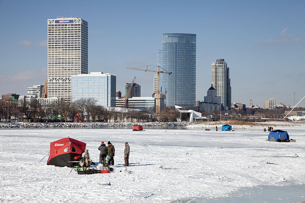 Parts of the lagoon were solid enough to support several groups of ice fishermen. 