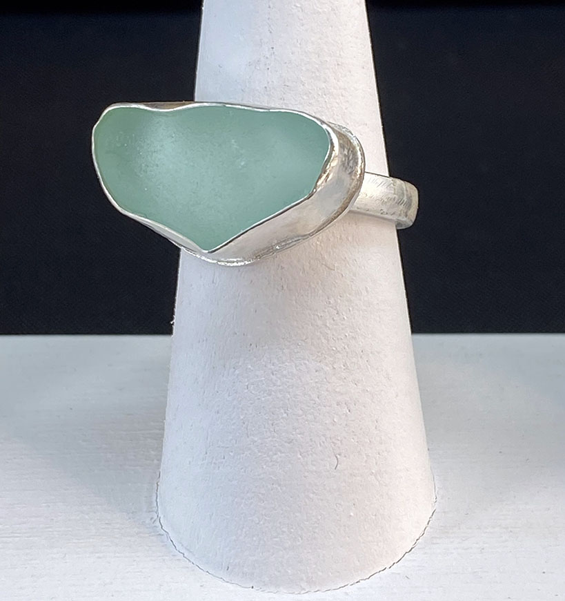 Ring beach glass. Beach glass set in sterling silver.