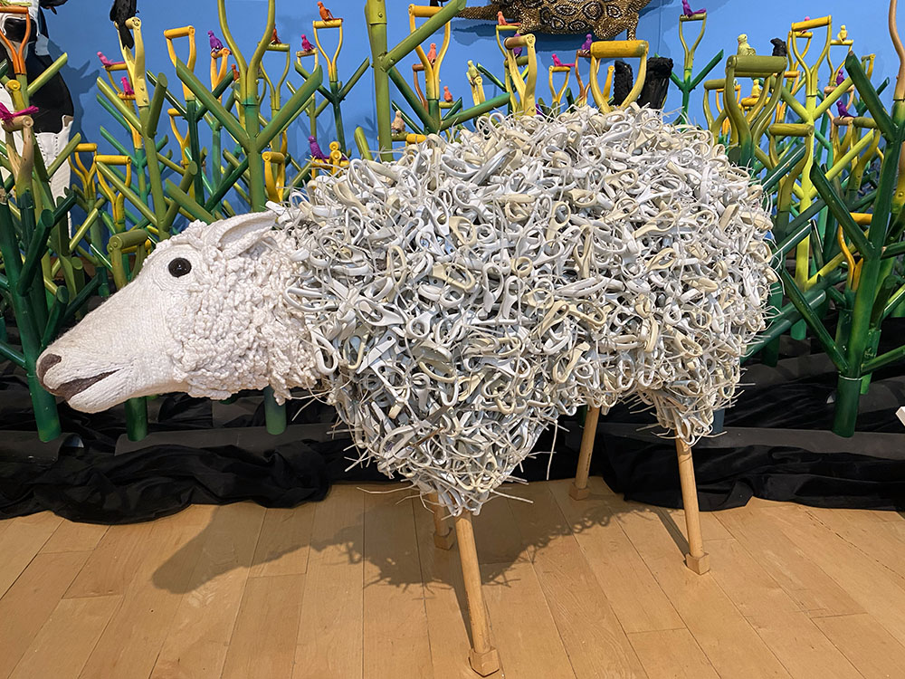 Sheep made of scissors