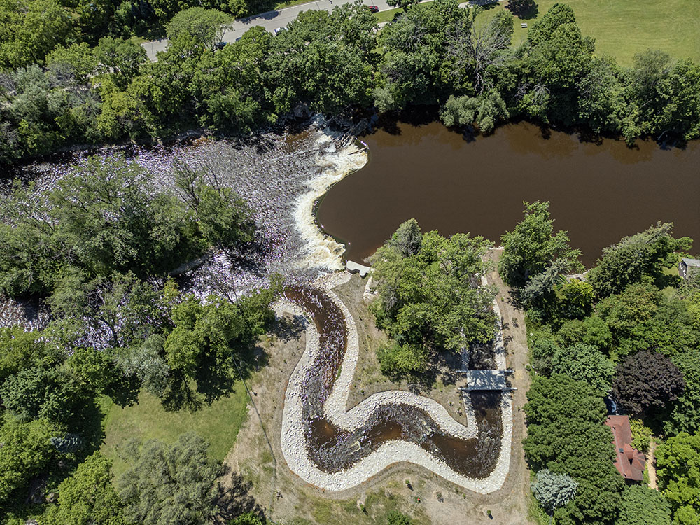 The new fish passage and the Kletzsch Park Dam in June 2024.