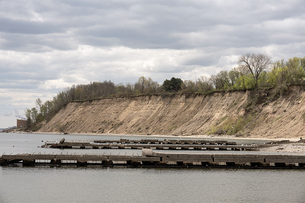 The south end of Sheridan Park is far more extensively eroded than the north end where the new collapse occurred. Seen here with several of the groins in the foreground.