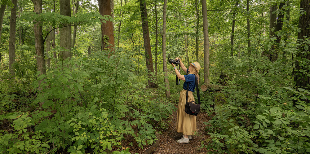 Artist in Residence Lidia Sharapova at Donges Bay Gorge